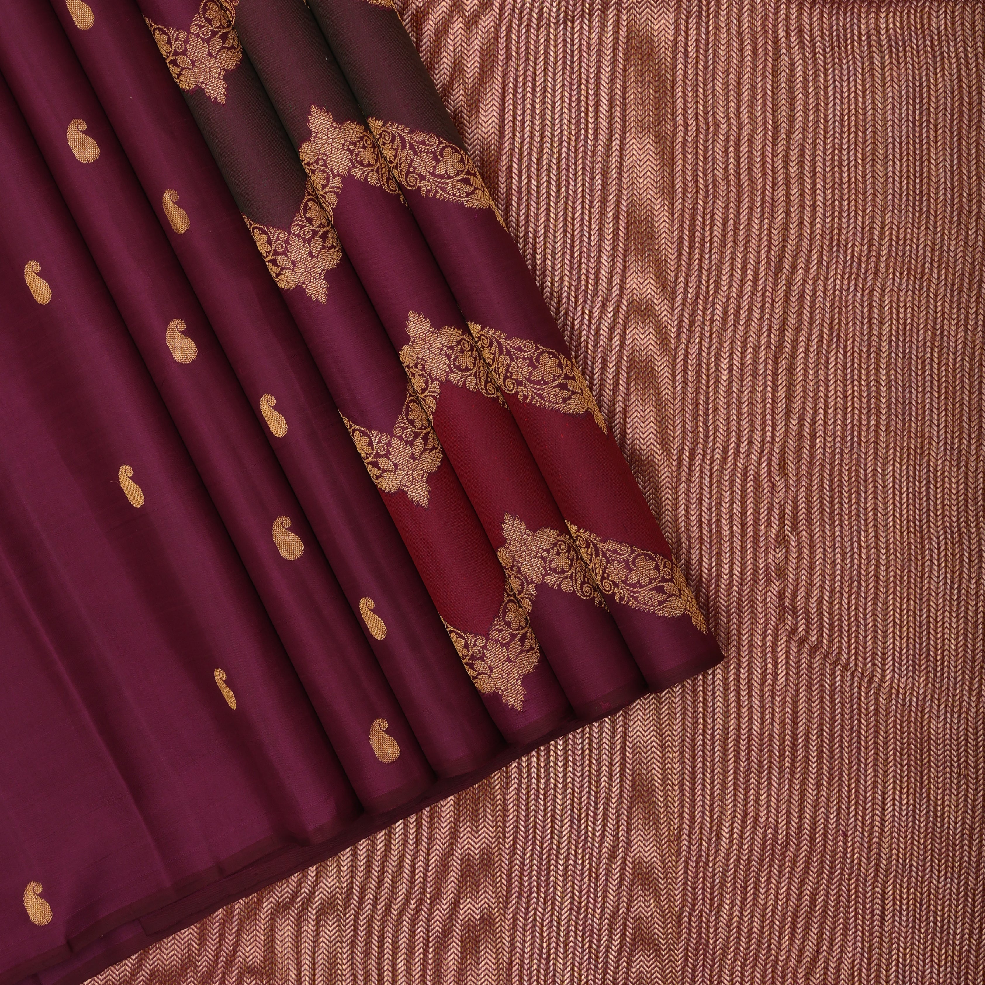 Pink base gold zari grand necklace design without border grand bridal silk saree