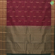 Marron Gold Zari Vairaoosi Checks Jumki Design Self Colour Mayilkan Ruthracham Border Design Traditional Silk Saree