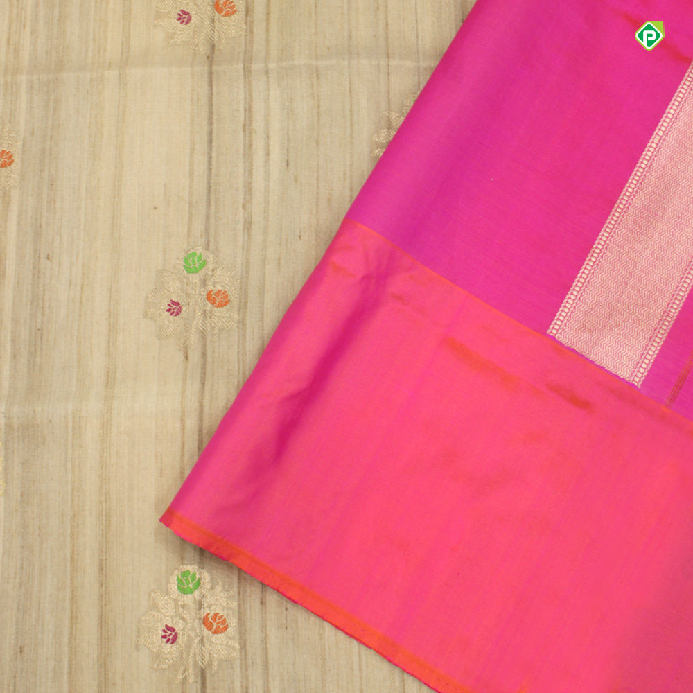 Beige With Peach Orange Colour Big Flower Motifs Banaras Silks Saree