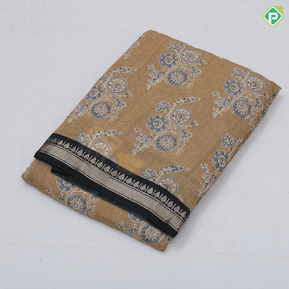 Cider Based Trendy Design Contrast Border Fancy Cotton Saree