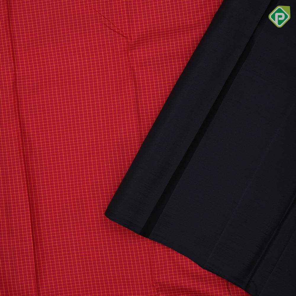 Red Colour Thread Vairaoosi Checks Design Self Colour Gold Zari Mayilkan Border Design Traditional Silk Saree