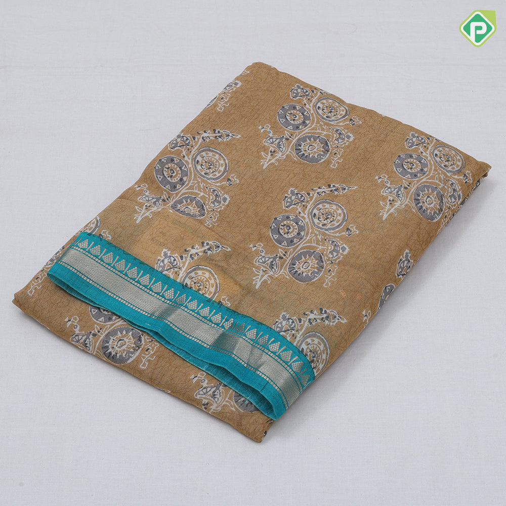 Cider Based Trendy Design Contrast Border Fancy Cotton Saree