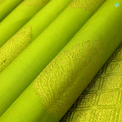 Kelly Green Colour Big Kamalam Motifs Traditional Silks Saree