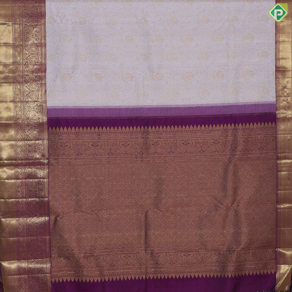 Cream White grand floral design contrast border exclusive grand bridal silk saree