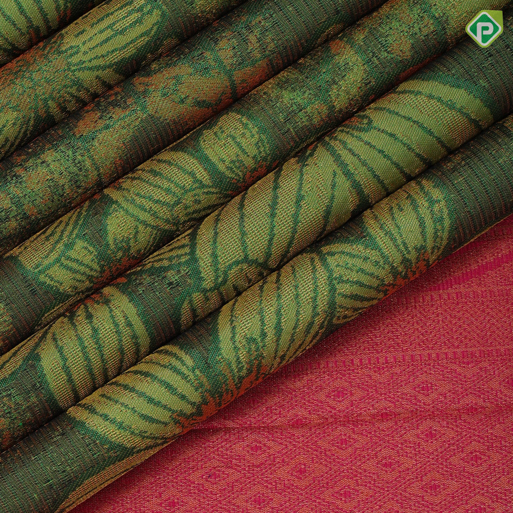 Emarald green gold zari botanical flowers tissue weaving design borderless art effect tissue silk saree