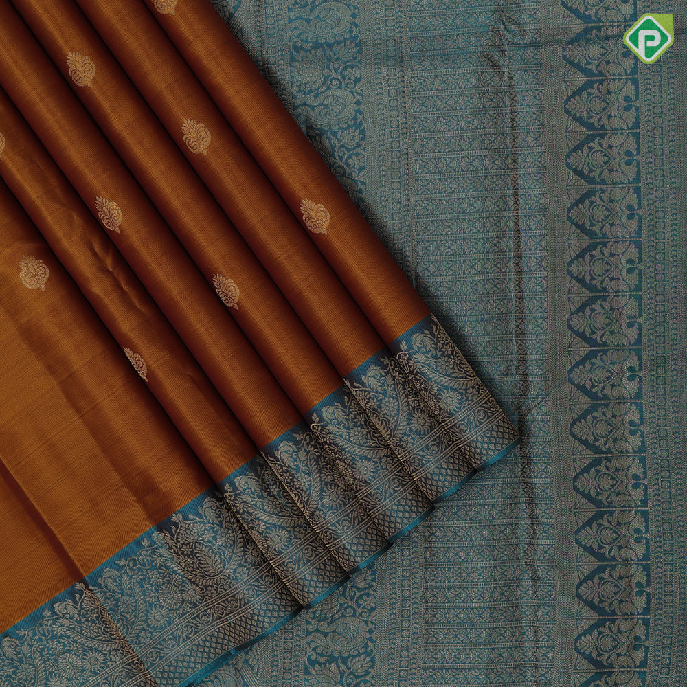 Emarald green gold zari fancy butta motifs contrast red gold zari banaras style border gift silk saree