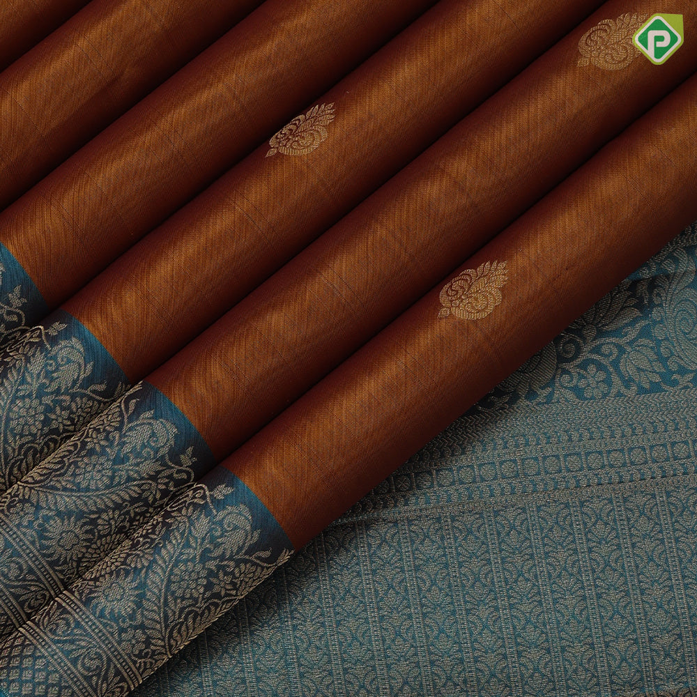 Emarald green gold zari fancy butta motifs contrast red gold zari banaras style border gift silk saree