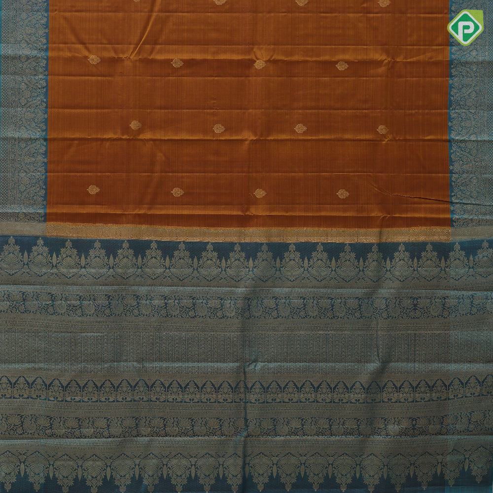 Emarald green gold zari fancy butta motifs contrast red gold zari banaras style border gift silk saree
